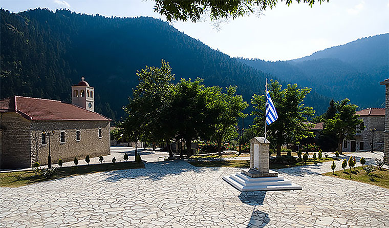 karpenisi-2.jpg