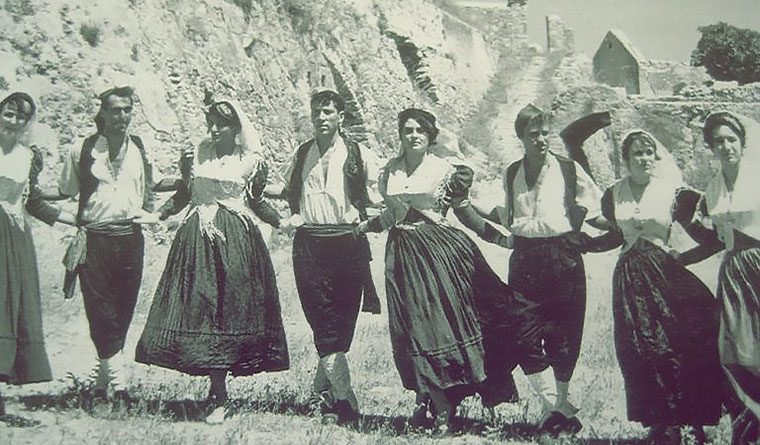 karpenisi gamos
