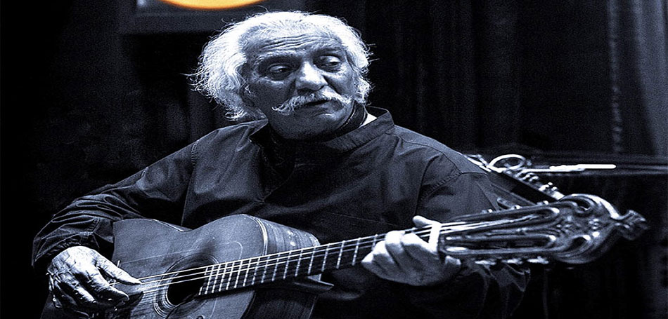 Ο Κώστας Χατζής στο Half Note