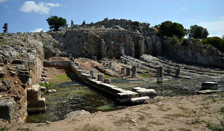 oiniades