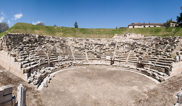 a-arxaio-theatro-koilo