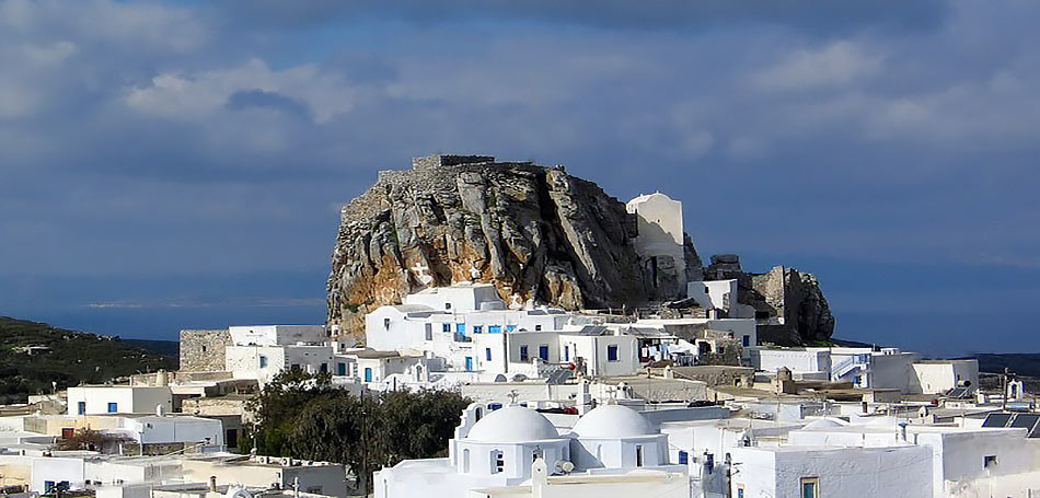 Αμοργός: Ξενάγηση στο νησί των αντιθέσεων