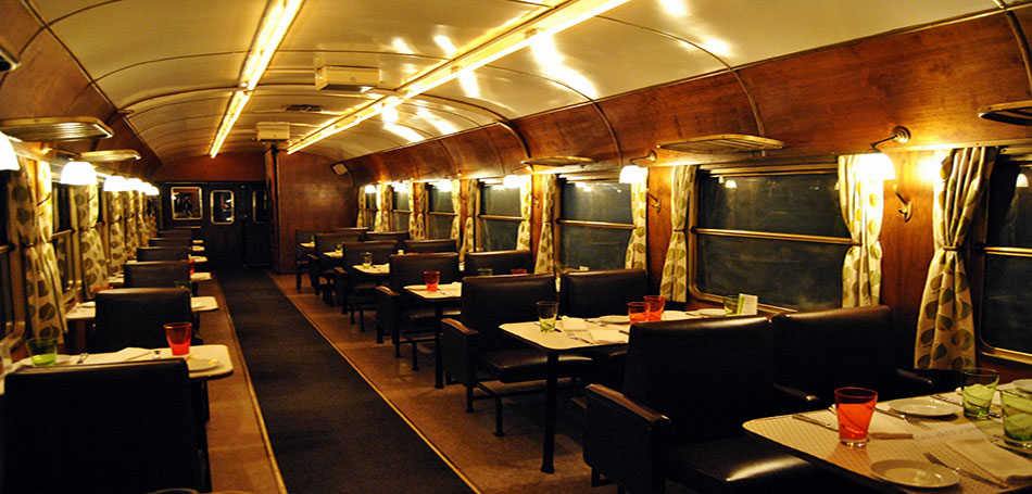 Το μοναδικό στον κόσμο εστιατόριο και θέατρο μέσα σε τρένο