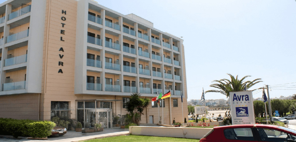 Εγκαινιάστηκε το ανακαινισμένο ξενοδοχείο Avra στη Ραφήνα