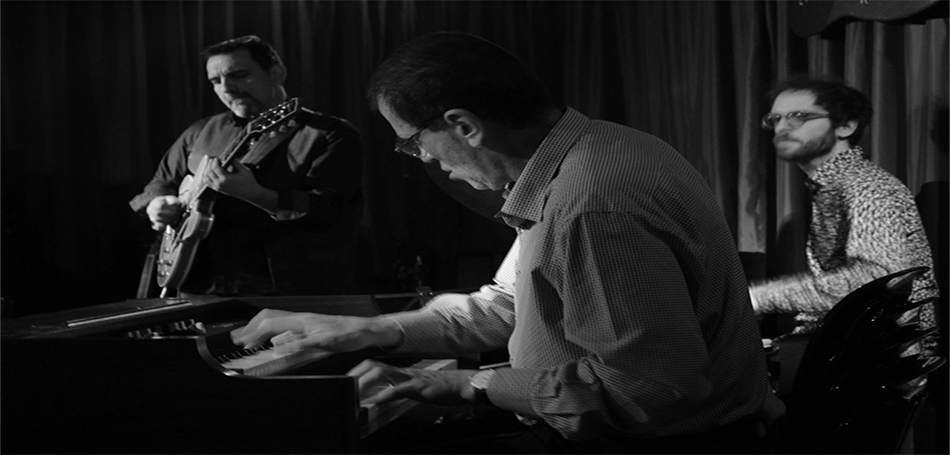 Flying Jazz Trio: Nostalgia