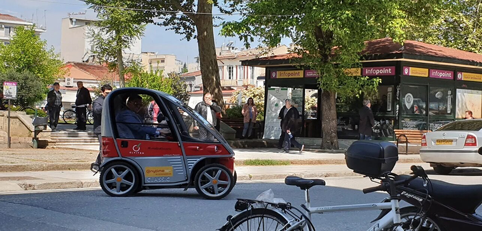 Έφτασαν στα Τρίκαλα τα πρώτα ηλεκτρικά αυτοκίνητα