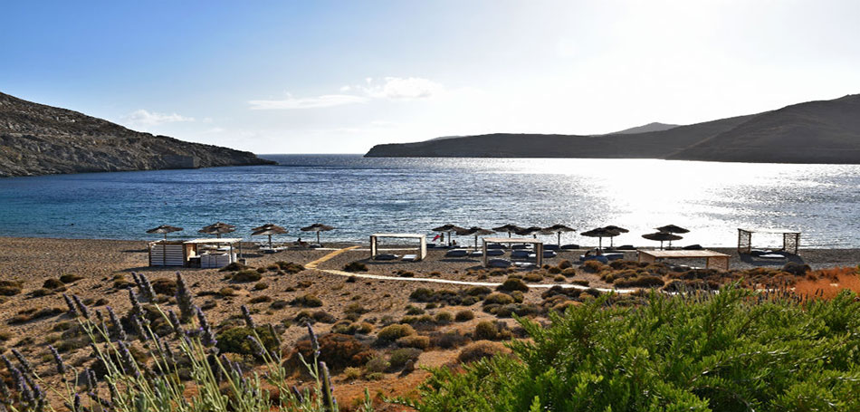 Στη Σέριφο η πρώτη παραλία μη καπνιστών