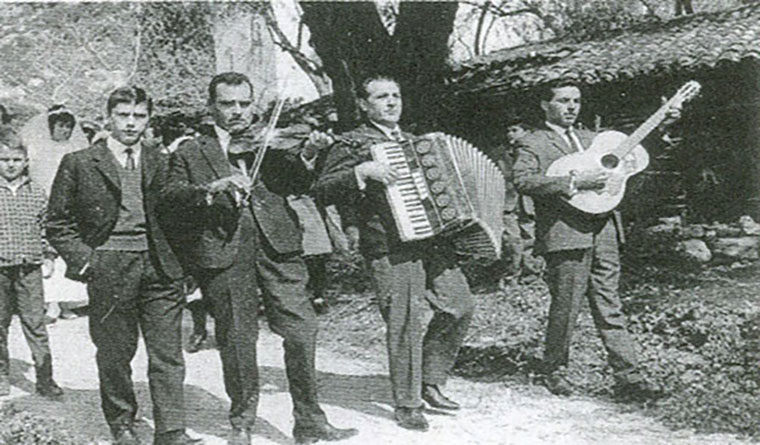 mousikoi-stin-kerkira