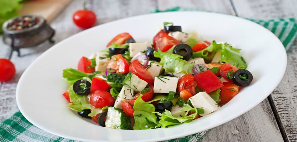 FAZ: Ωδή στην «Greek Salat»