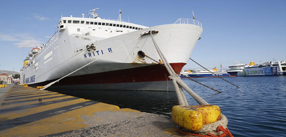 Δεμένα τα πλοία την Τρίτη λόγω απεργίας της ΠΝΟ