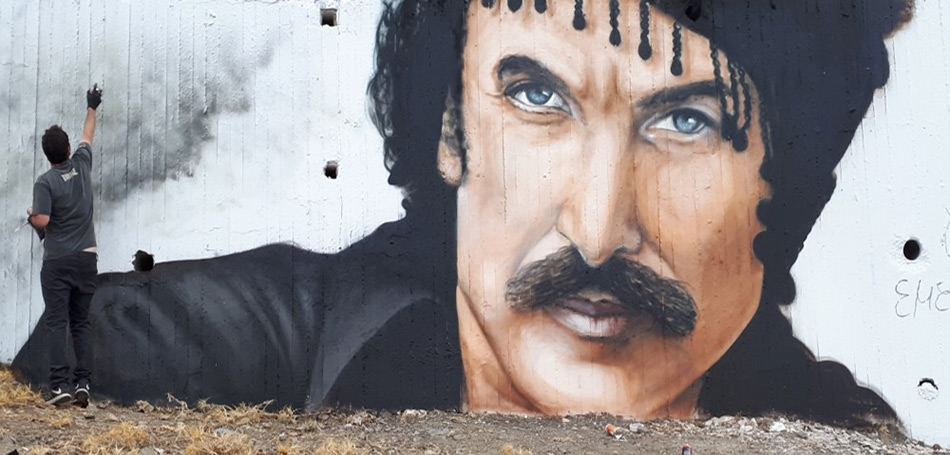 Εκπληκτικό γκράφιτι στη Κρήτη απεικονίζει τον Νίκο Ξυλούρη