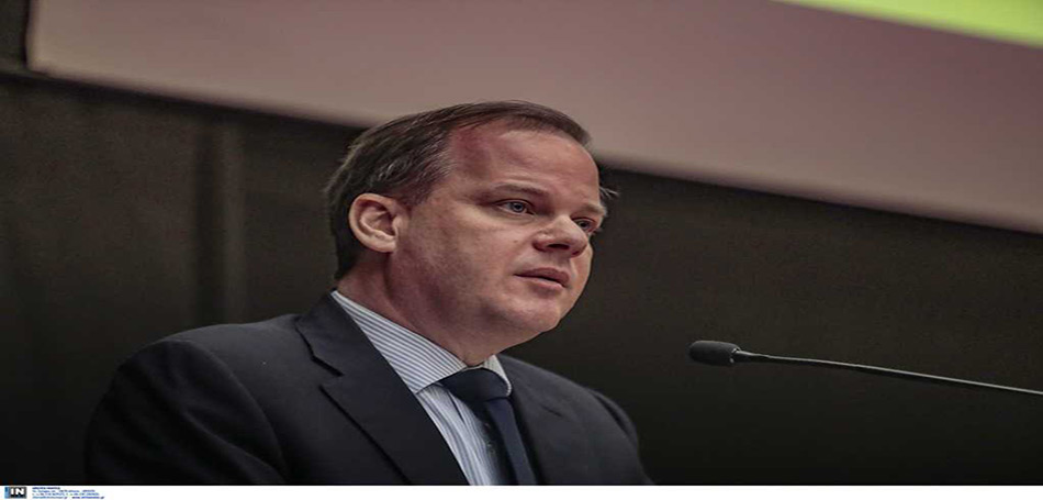 Καραμανλής: Επιθεώρηση έργων στο λιμάνι της Σαντορίνης
