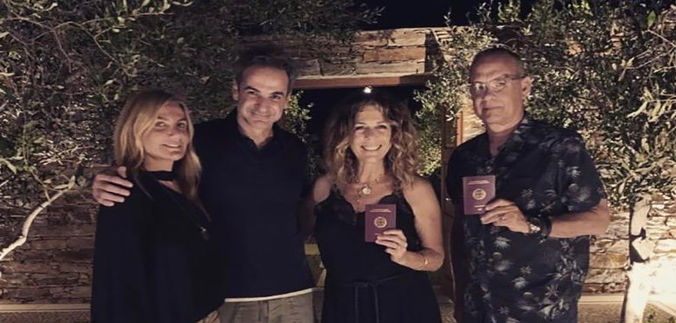 Με τον Τομ Χανκς στην Αντίπαρο ο πρωθυπουργός