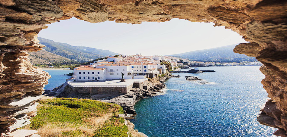 «Sunday Times»: Κορυφαίο ελληνικό νησί η Άνδρος