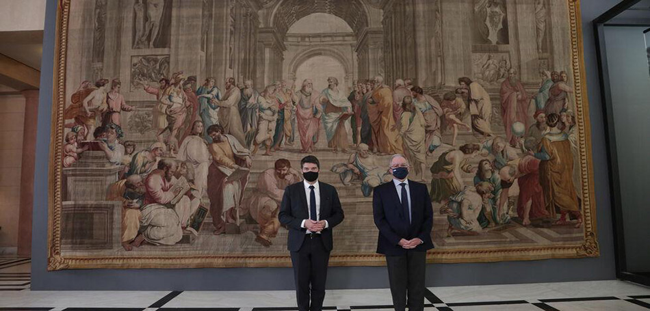 Στη Βουλή των Ελλήνων η ταπισερί «Η Σχολή των Αθηνών»