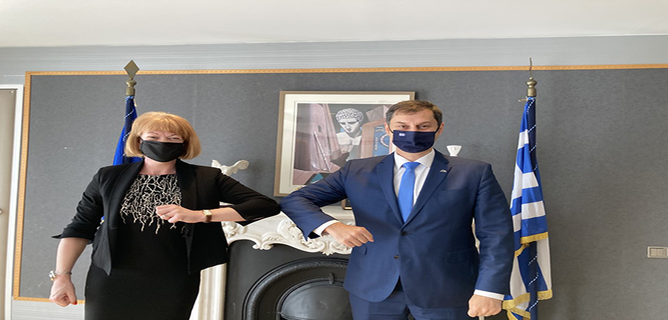 Συνάντηση Θεοχάρη με την Υφυπουργό Εξωτερικών του Ηνωμένου Βασιλείου