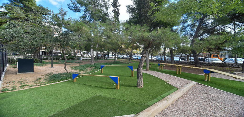 Ο Δήμος Αθηναίων εγκαινιάζει δύο πρωτοποριακά πάρκα με δραστηριότητες για σκύλους